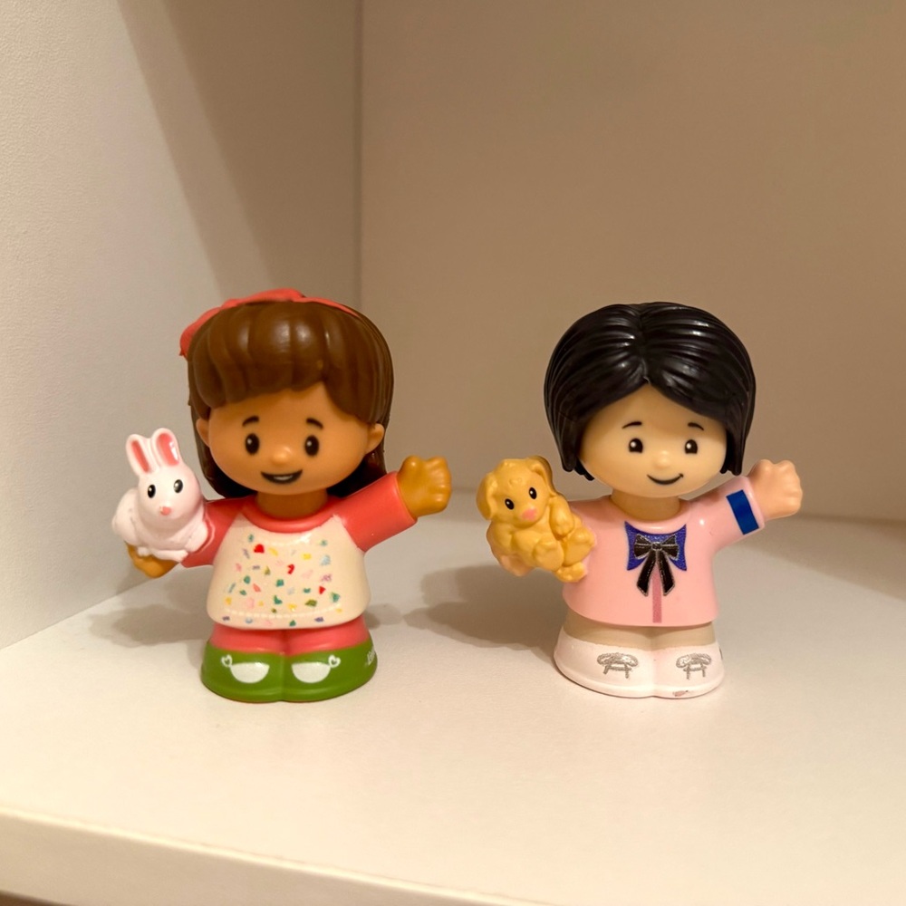 Fisher Price Little People Vet Figures with Animals NIB